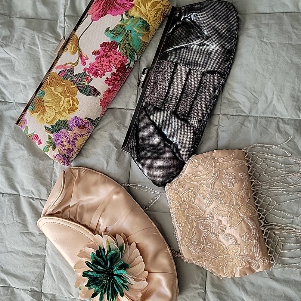 4 ASSORTMENTS OR EVENING BAGS - Picture 13 of 16